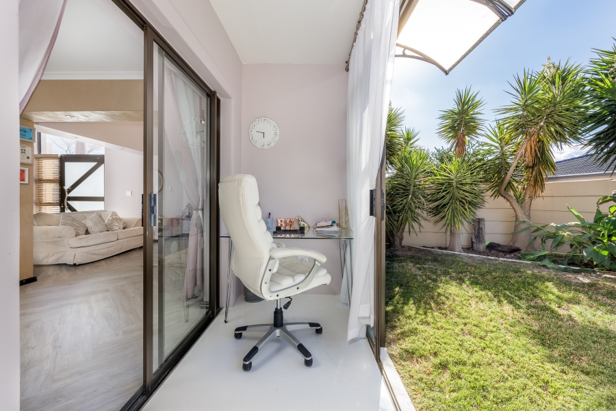 4 Bedroom Property for Sale in Rouxville Western Cape